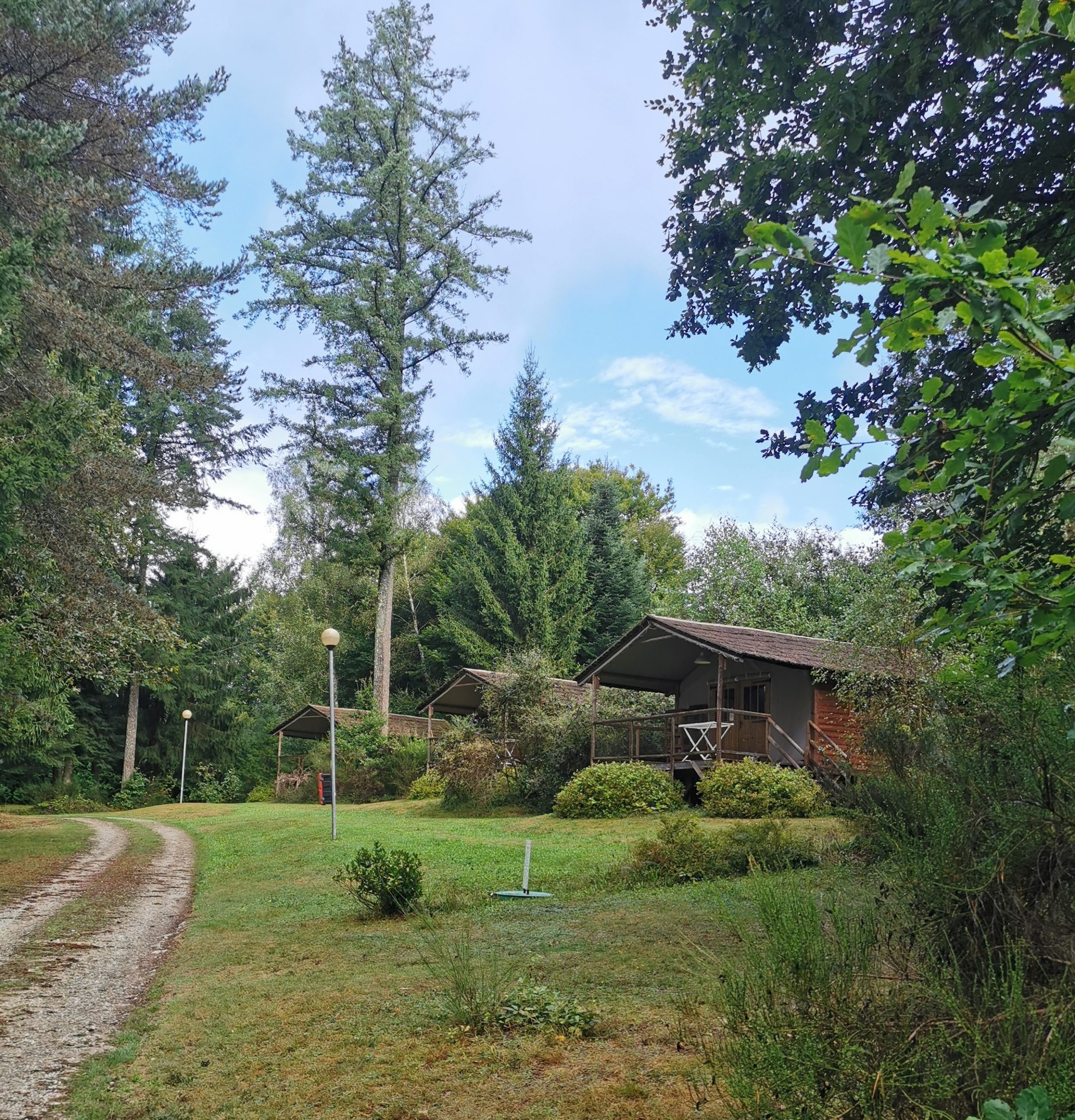 Cabane-sur-pilotis